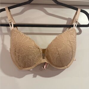 Victoria’s Secret Beige Lace Push Up Bra 34D